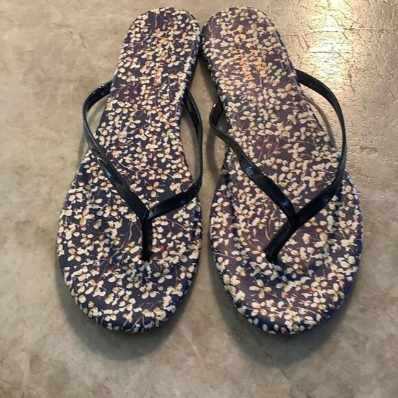 Lauren Conrad Navy Flip Flops Size 8 - Picture 2 of 5